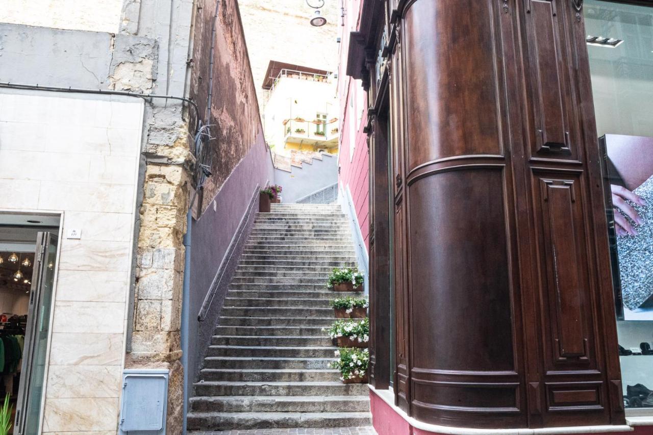 Domomea - Donna Memela * Cagliari